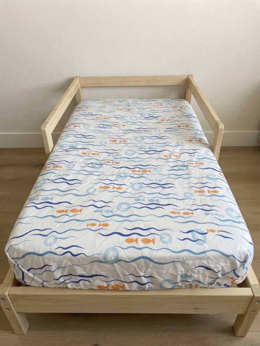 Disney Nemo Kids TODDLER BED Fitted Sheet Blue Orange Fish Pattern